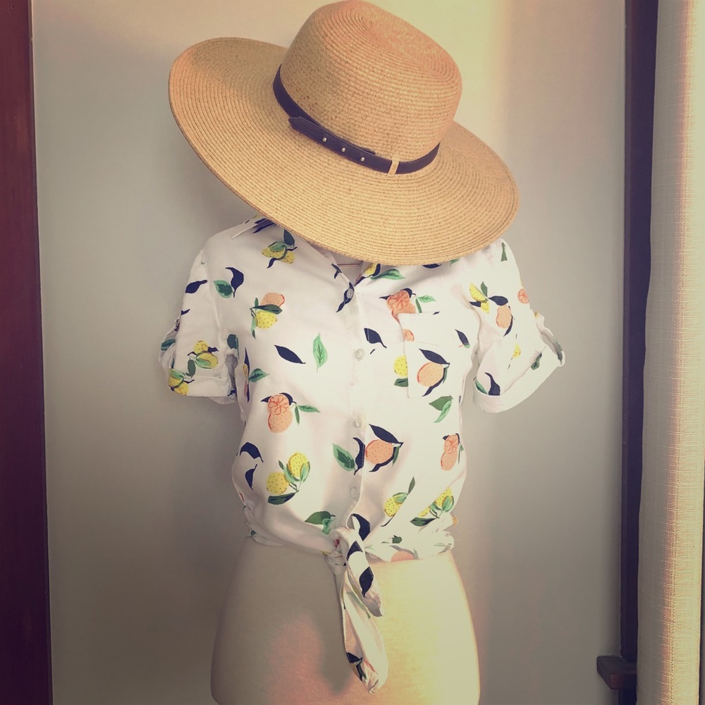 Super cute citrus button up crop top 🍋🍊